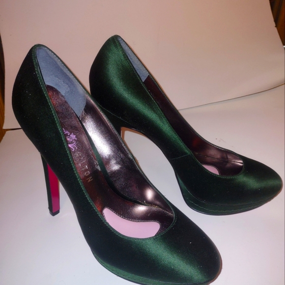 Paris Hilton stilettos, size 10 medium, green satin, euc - Picture 5 of 7